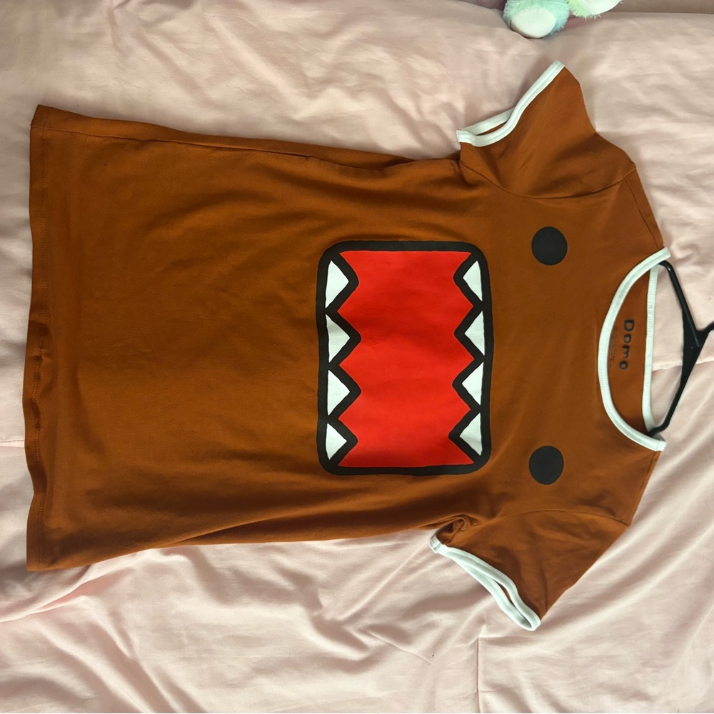 Brown Domo T-Shirt with Red Graphic